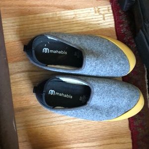 Mahabis outdoor slippers like new